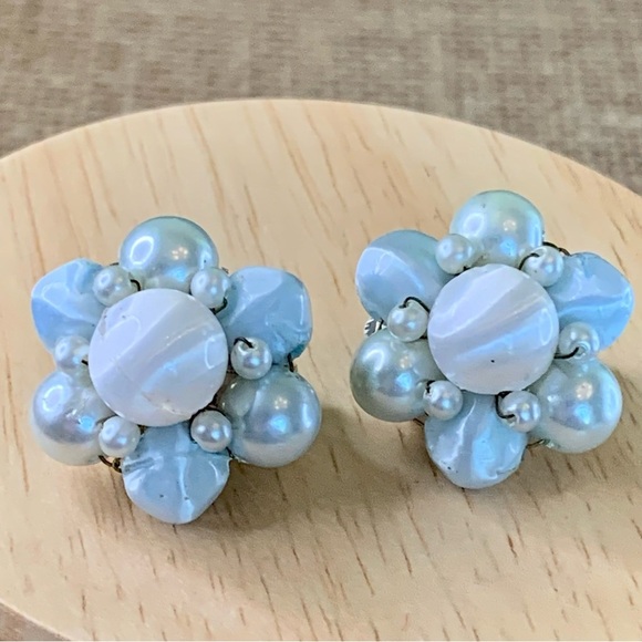 MCM Jewelry - VTG Faux Pearl Cluster Flower Beaded Clip On Earrings Pale Blue & White Japan 1"